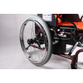 Sillas de ruedas de aluminio de alimentación de productos médicos de Topmedi con reposabrazos fijos